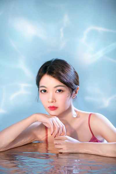 仓仓会化妆